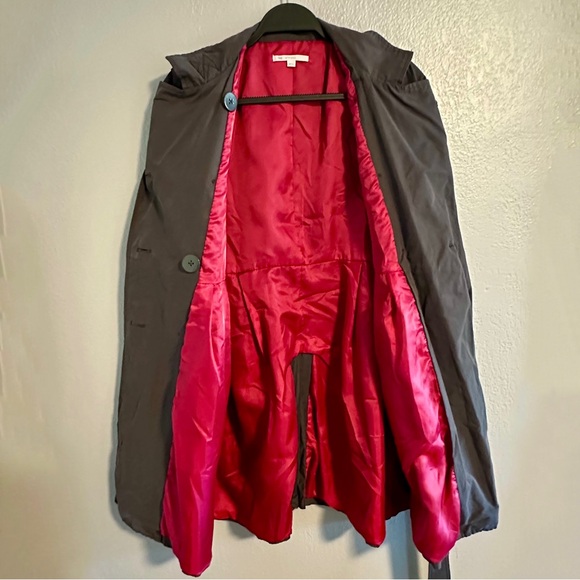 GAP Classic Double-Breasted Front Trench Coat with Belt and Inner Pink Lining - Picture 6 of 9